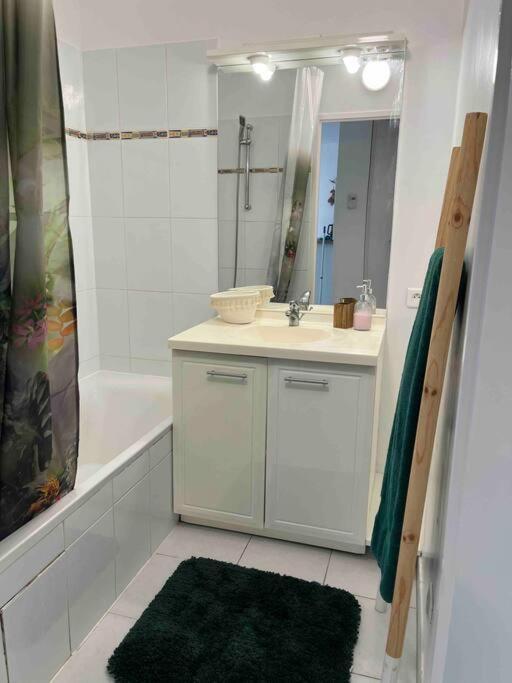 Appartement Cosy, Calme, Lumineux, Balcon, Parking 萨尔拉拉卡内达 外观 照片